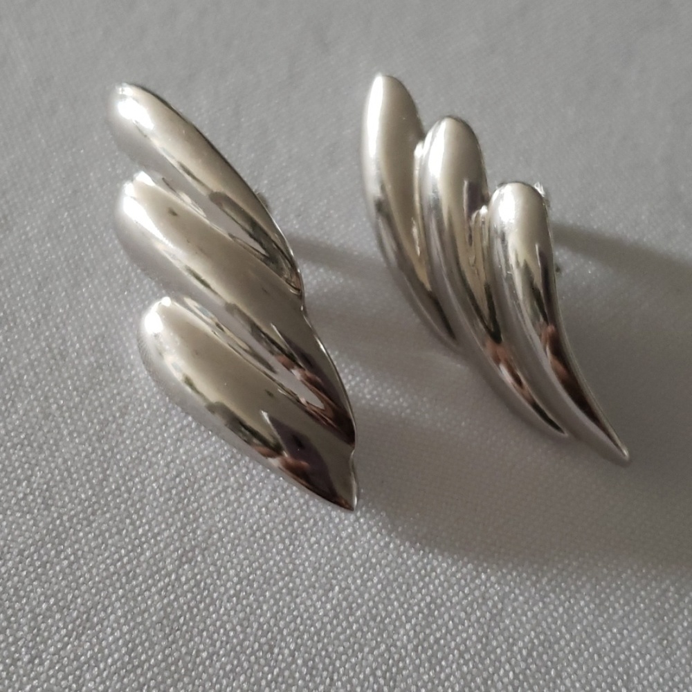 Vintage Napier Silver Wing Screwback Clip Earrings
